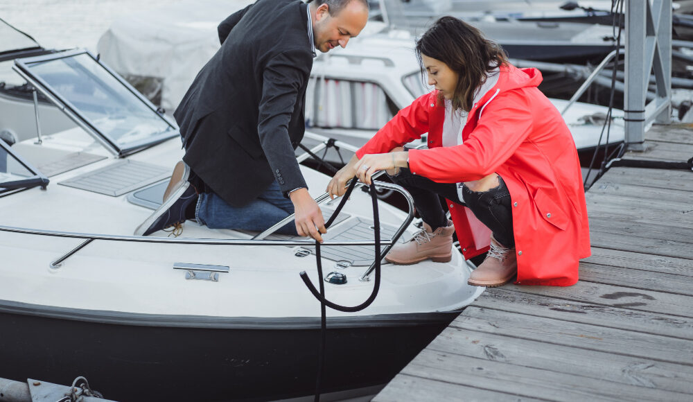 Medidas de seguridad al manejar una lancha