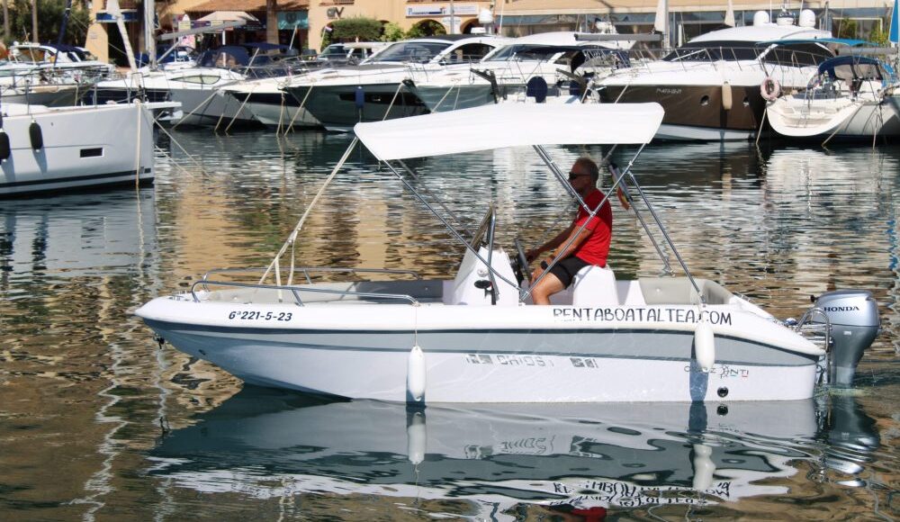 Barco en Altea