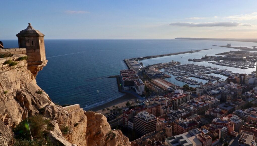 Vista panorámica de las costas de Alicante