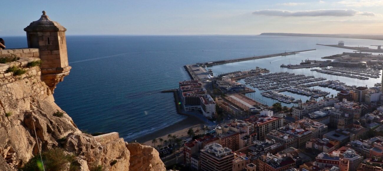 Vista panorámica de las costas de Alicante