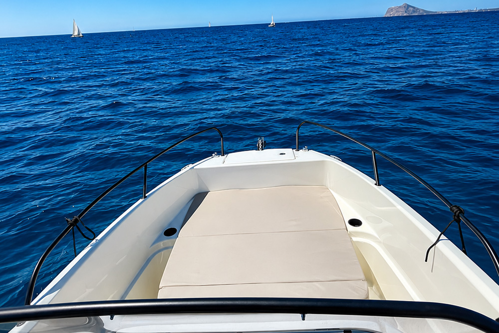Aalquiler barco quicksilver-605-merche con licencia en Altea y Calpe Aalquiler barco quicksilver-605-merche con licencia en Altea y Calpe