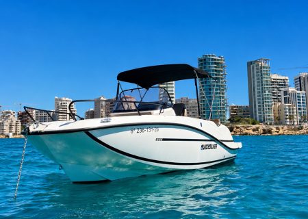 Aalquiler barco quicksilver-605-merche con licencia en Altea y Calpe Aalquiler barco quicksilver-605-merche con licencia en Altea y Calpe