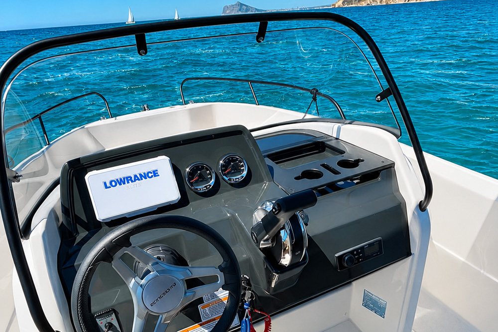 Aalquiler barco quicksilver-605-merche con licencia en Altea y Calpe Aalquiler barco quicksilver-605-merche con licencia en Altea y Calpe