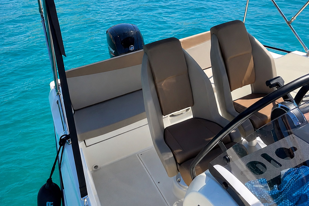 Aalquiler barco quicksilver-605-merche con licencia en Altea y Calpe Aalquiler barco quicksilver-605-merche con licencia en Altea y Calpe