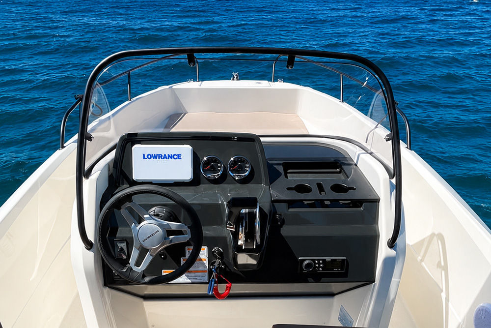 Aalquiler barco quicksilver-605-merche con licencia en Altea y Calpe Aalquiler barco quicksilver-605-merche con licencia en Altea y Calpe