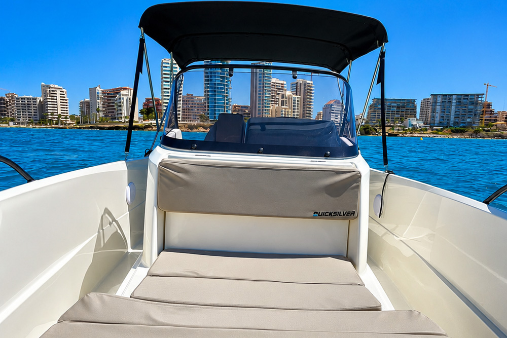 Aalquiler barco quicksilver-605-merche con licencia en Altea y Calpe Aalquiler barco quicksilver-605-merche con licencia en Altea y Calpe